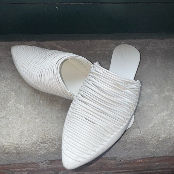 Tory Burch Slides - Picture 1 of 4